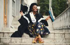 News 6 Tips to Find Your Perfect Graduation Day Outfit for College Students