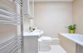 News 15 Tips to Organize a Small Bathroom for College Students
