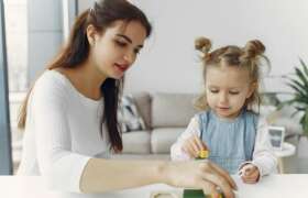 News 6 Ways Your Babysitter Can Bond With Your Shy Child  for College Students