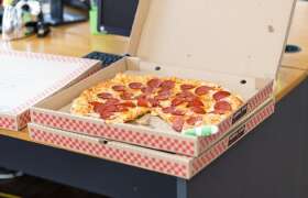 News 7 Reasons to Order Takeout Instead of Cooking Tonight for College Students