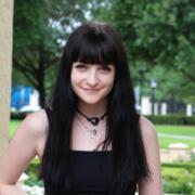 Rollins Roommates Elise Mytelka Seeks Rollins College Students in Winter Park, FL