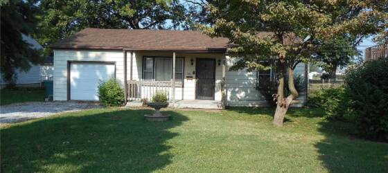 SIUE Housing Peaceful 3 bed /1 bath Home *Section 8 ACCEPTED* for Southern Illinois University Edwardsville Students in Edwardsville, IL