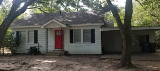 SFA Housing **3BR 2 BA Single Family Home** for Stephen F Austin State University Students in Nacogdoches, TX