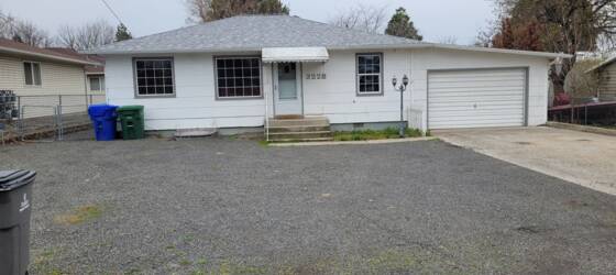 LCSC Housing Adorable 3 bedroom 1.5 bathroom house for rent! for Lewis-Clark State College Students in Lewiston, ID