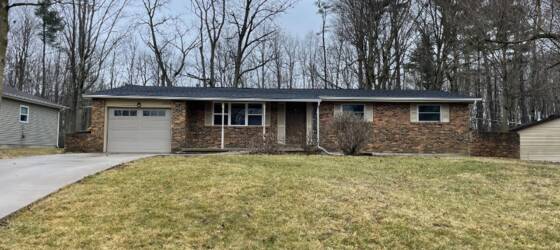 Ivy Tech Community College -Northeast Housing Charming 3 bed 1.5 bath ranch close to everything for Ivy Tech Community College -Northeast Students in Fort Wayne, IN