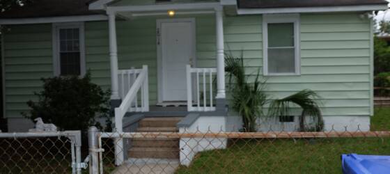 MUSC Housing Cute 2 Bedroom house with fenced yard for Medical University of South Carolina Students in Charleston, SC