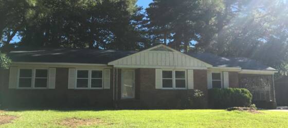 Pitt Community College  Housing 3 Bed 2 Bath in the quiet heart of Greenville for Pitt Community College  Students in Greenville, NC