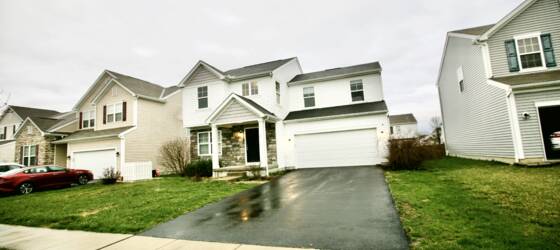 CSCC Housing Beautiful 3BD 2.5 BA Grove City home w 2 car garage for Columbus State Community College Students in Columbus, OH