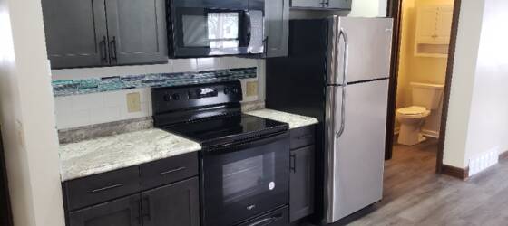 ECC Housing Beautiful Remodeled 3 Bedroom/1.5 bathroom! for Erie Community College Students in Williamsville, NY