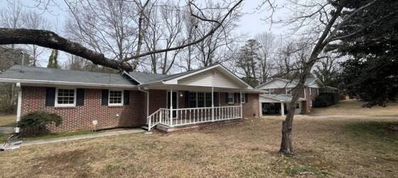 Georgia Highlands Housing 4 Bedrooms, 1 Bathroom - Home in West Rome! for Georgia Highlands College Students in , GA