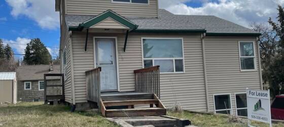 University of Idaho Housing 5 bedroom, 2 bathroom on College Hill! for University of Idaho Students in Moscow, ID