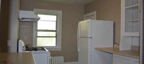 Colgate Housing One Bed apartment in East Utica (with den) 2nd fl for Colgate University Students in Hamilton, NY