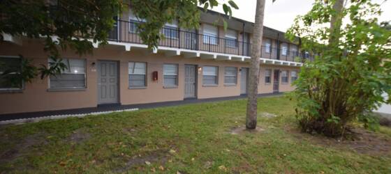 Eastern Florida State College Housing 1 Bedroom 1 Bath Condo For Rent at 1711 Dixon Blvd. #198 Cocoa, FL 32922 for Eastern Florida State College Students in Cocoa, FL