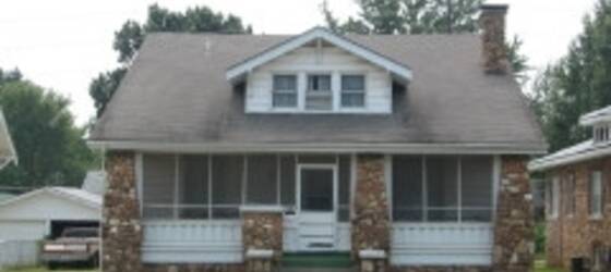 Drury Housing 516 E Grand - 3BR House Just 2 Blocks from Campus! for Drury University Students in Springfield, MO