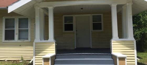IU South Bend Housing 2 Bed/1 bath home @ 521 Haney for Indiana University South Bend Students in South Bend, IN