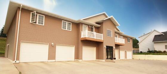 MSU Housing Spacious 2BR 2BA w/Attch Garage for Minot State University Students in Minot, ND