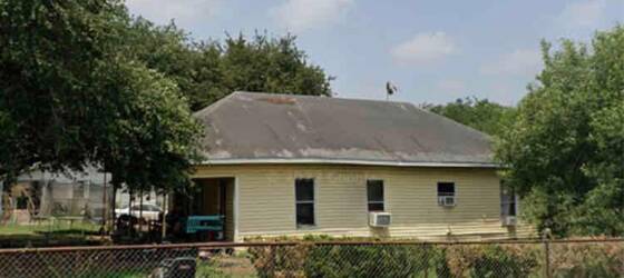 Housing Near Texas A&M-Kingsville Corner large lot close to downtown