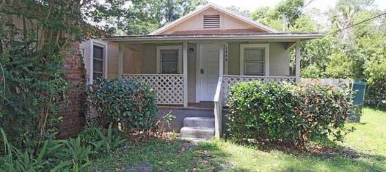 UNF Housing Cozy Rental in Prime location for University of North Florida Students in Jacksonville, FL