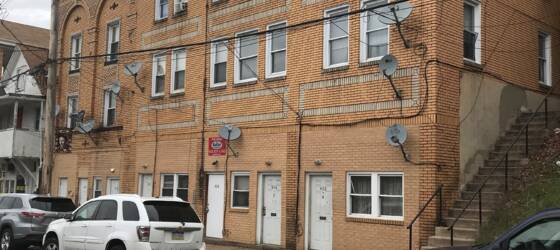 PITT Housing 1 Bedroom Apt in McKees Rocks for University of Pittsburgh Students in Pittsburgh, PA