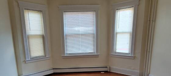 CCSU Housing No Parking 3 bedroom 2nd flr apartment in West End for Central Connecticut State University Students in New Britain, CT