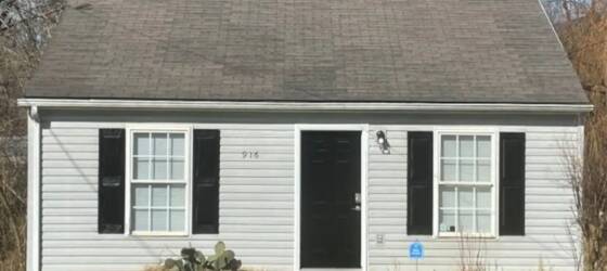 Roanoke Housing Darling Home In Established Neighborhood for Roanoke College Students in Salem, VA