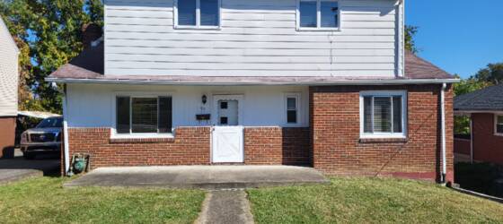 Waynesburg Housing 4 Bedroom 2 Bath in Single Family Home in a Quiet Setting for Waynesburg University Students in Waynesburg, PA