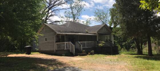 Anderson Housing 504B Karen St 2/1 for $695 for Anderson University Students in Anderson, SC