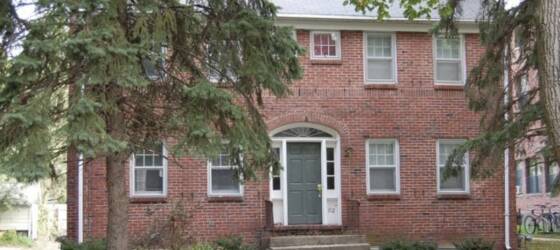 University of Illinois Housing 3 bed duplex for rent for University of Illinois Students in Champaign, IL