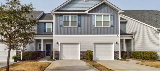CFCC Housing Townhome for Rent in The Landing at Lewis Creek! for Cape Fear Community College Students in Wilmington, NC