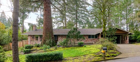 PSU Housing Charming 3 Bed/2 Bath Single-Story Home Amidst Lake Oswego's Redwoods for Portland State University Students in Portland, OR