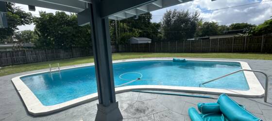 Florida Center Housing TWO ROOMS AVAIL. in 5B/3b pool house (SPRING SEMESTER) for Florida Center Students in North Miami Beach, FL